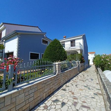 Andela Apartment Pula Ngoại thất bức ảnh