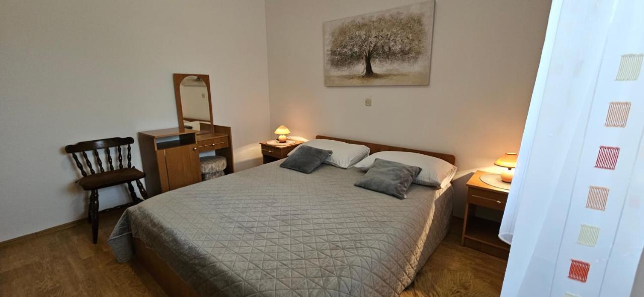Andela Apartment Pula Ngoại thất bức ảnh