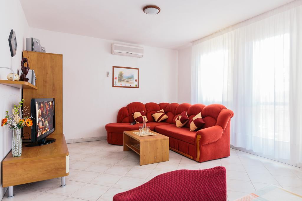 Andela Apartment Pula Phòng bức ảnh