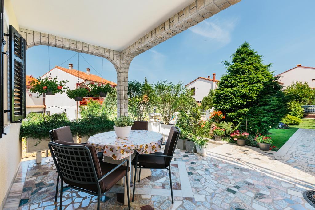 Andela Apartment Pula Phòng bức ảnh